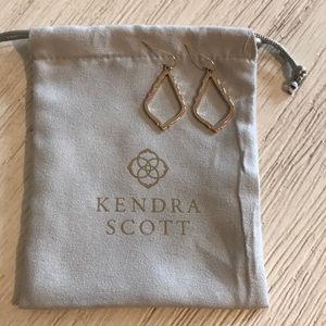 Kendra Scott Sophia Drop earrings- rose gold